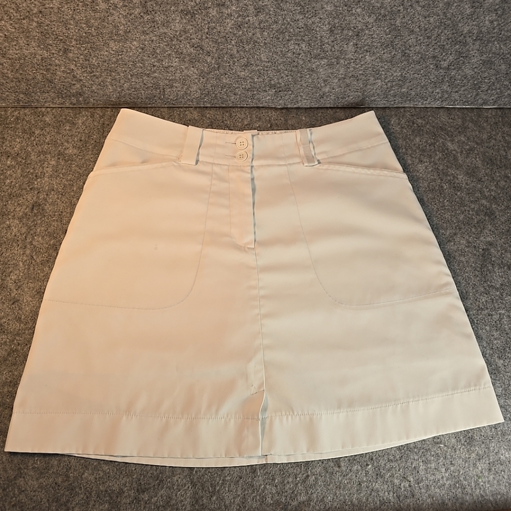 Nike Women's White Dri-Fit Golf Skort Sz 2